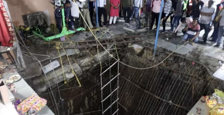 Ινδία: 35 νεκροί εξαιτίας της κατάρρευσης σε ινδουιστικό ναό