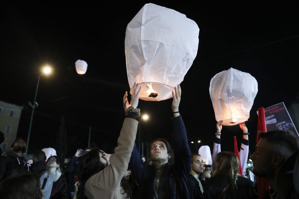 Τέμπη: Αποδιοπομπαίος τράγος ο σταθμάρχης γράφει η Süddeutsche Zeitung