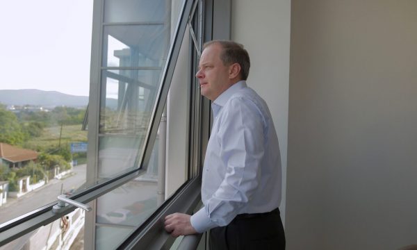«Καραμανλής, Καραμανλής, το καμάρι της Ελλάδος και του έθνους η ελπίς»