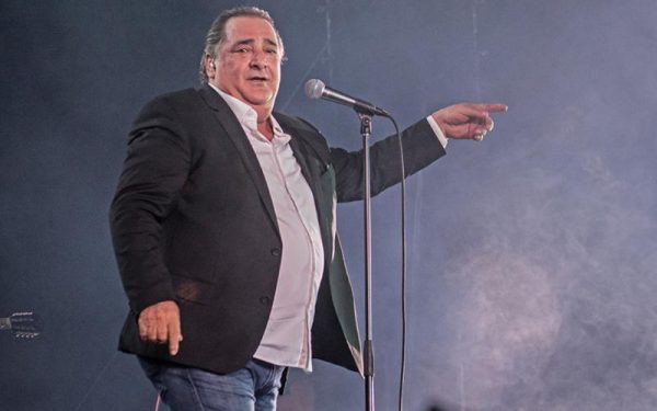 Βασίλης Καρράς: Ο τραγουδιστής θα ασχοληθεί με την πολιτική