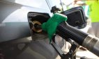 Καύσιμα: Γιατί δεν φτάνει η πτώση των διεθνών τιμών στην αντλία