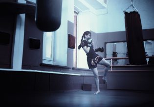 Δεκαεξάχρονη αθλήτρια kickboxing κατήγγειλε τον προπονητή της για σεξουαλική παρενόχληση