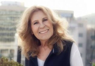 Ρένα Κουμιώτη: Εσπευσμένα στο νοσοκομείο η τραγουδίστρια – «Η οικογένειά της ελπίζει σε ένα θαύμα»