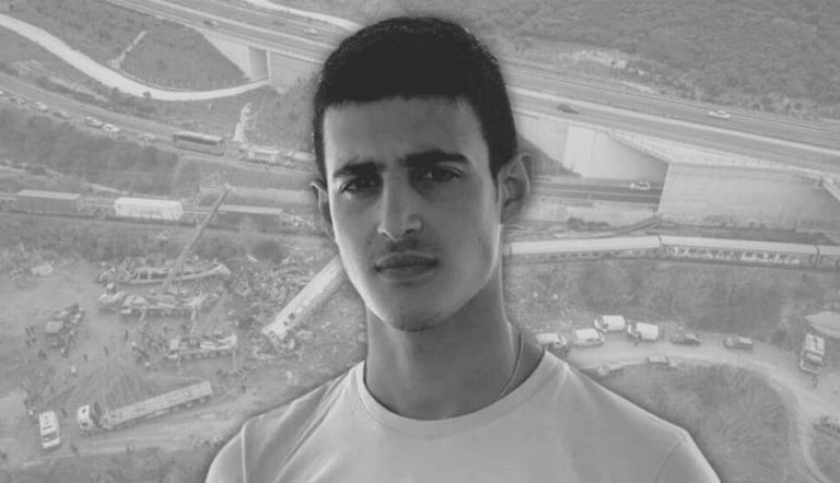 Τέμπη: Σπάραξαν καρδιές με τον επικήδειο του ιερέα πατέρα του Κυπριανού Παπαϊωάννου