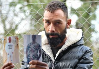 Τέμπη: Ψάχνει τον αδελφό του με φωτογραφίες στα χέρια