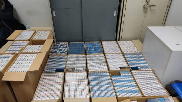 Συνελήφθησαν 2 άτομα με 11.152 λαθραία καπνικά προϊόντα