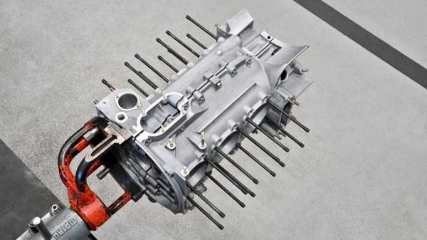 H Porsche δίνει νέα πνοή ζωής στoυς κινητήρες των κλασικών 911