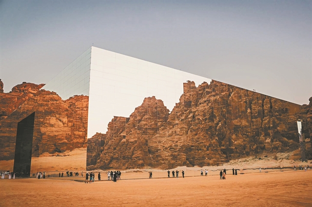 Αγγλογαλλικός πόλεμος για 200 αραβικά μουσεία