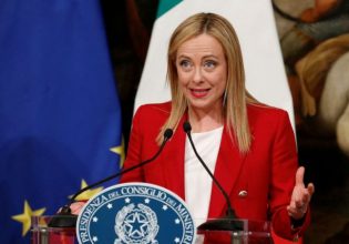 Επιμένει στις αποφάσεις της ΕΕ για το μεταναστευτικό η Μελόνι