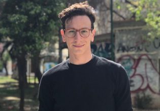 Μιχάλης Σαράντης: «Οι γυναίκες είναι η ζωή μας – Η μαμά μου ήταν ράμπο στο σπίτι»