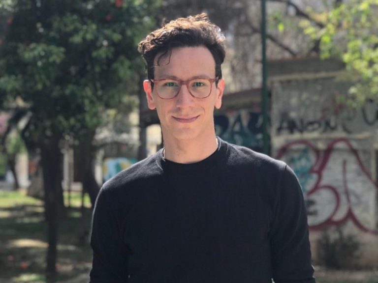 Μιχάλης Σαράντης: «Οι γυναίκες είναι η ζωή μας – Η μαμά μου ήταν ράμπο στο σπίτι»