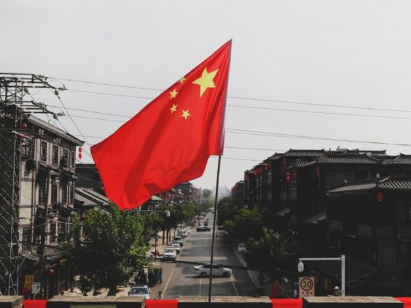 Συλλήψεις στην Κίνα: Χειροπέδες σε πέντε Κινέζους εργαζόμενους αμερικάνικης επιχείρησης