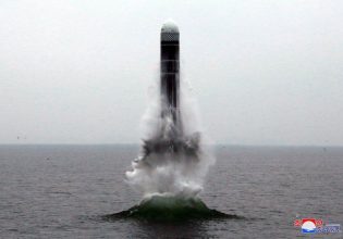 Βόρεια Κορέα: Εκτόξευσε δύο πυραύλους κρουζ λίγο πριν τα γυμνάσια Ν. Κορέας – ΗΠΑ