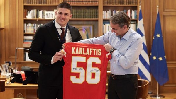 Κυριάκος Μητσοτάκης: Συνάντησε τον «Greek Freak» του NFL, Γιώργο Καρλαύτη
