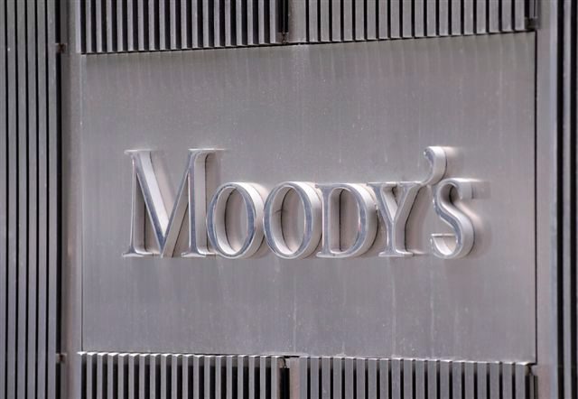 Moody’s: Διατηρεί αμετάβλητη την αξιολόγηση, αναβαθμίζει τις προοπτικές