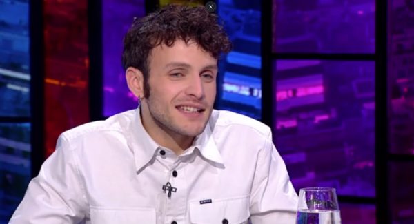 Ο Θεοχάρης Ιωαννίδης υποδέχεται στο αποψινό «Night Out» τον Γιώργο Μπένο