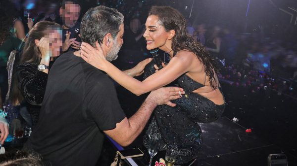 Δέσποινα Βανδή: Παντρεύεται με τον Βασίλη Μπισμπίκη; Το σχόλιο και το δημοσίευμα που… έβαλαν φωτιά!