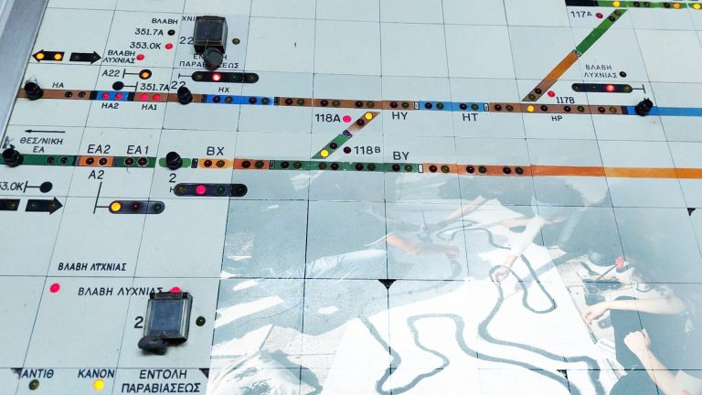 Τέμπη: Με 5.000 -10.000 ευρώ θα μπορούσε να αποκατασταθεί η τηλεδιοίκηση στον σταθμό της Λάρισας