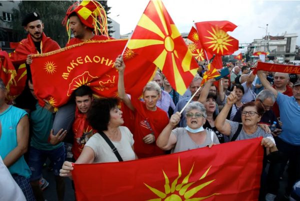 Βόρεια Μακεδονία: Γιατί πανηγυρίζουν «ιστορική νίκη» των «Μακεδόνων» στην Ελλάδα;