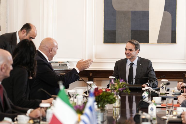 Ιταλία: Για την ενίσχυση της νότιας πτέρυγας του ΝΑΤΟ συζήτησαν Κροζέτο – Μητσοτάκης