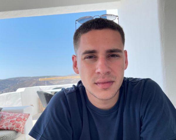 Τέμπη: Το τελευταίο «αντίο» στον 21χρονο φοιτητή που έχασε τη ζωή του στο δυστύχημα