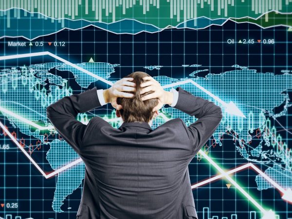 Αγορές: Κλυδωνίζονται παγκοσμίως, καταρρέουν οι τράπεζες