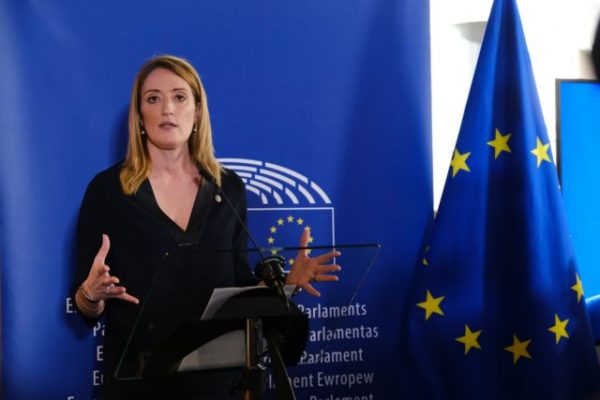 Ουκρανία: Αιφνιδιαστική επίσκεψη της προέδρου του Ευρωπαϊκού Κοινοβουλίου Ρομπέρτα Μέτσολα