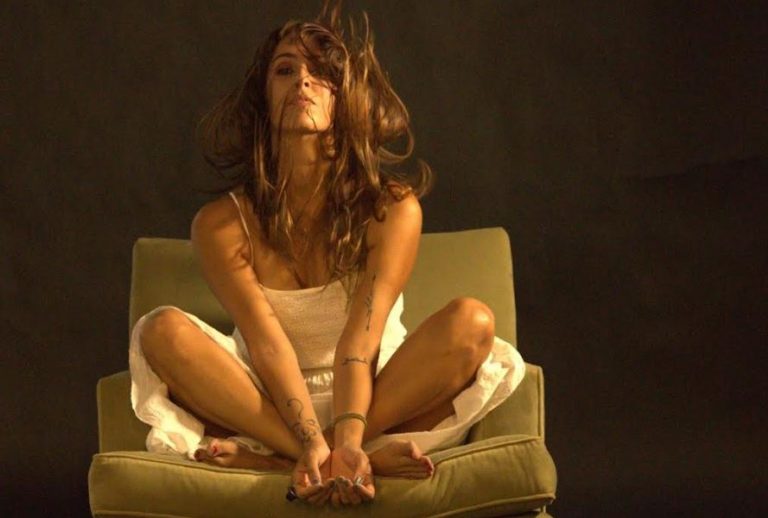 H Σαλίνα Γαβαλά μιλάει στο in για «Το επόμενο δάκρυ της»