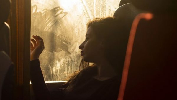 Εμπειρία: «Επιβίωσα από δυστύχημα με τρένο – Γέμισα ενοχές επειδή ζούσα»