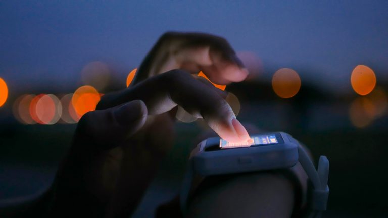 Huawei GT Cyber: Το smartwatch που θα σε αφήσει με το στόμα ανοιχτό