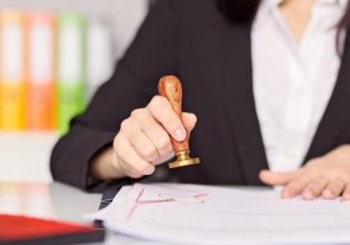 Εξαρθρώθηκε κύκλωμα παράνομης «νομιμοποίησης» μεταναστών