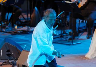 Σταύρος Ξαρχάκος: Ένα μεγάλο συναυλιακό αφιέρωμα στη δημοτική μουσική