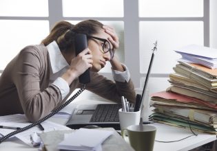 Λιγότερες ώρες εργασίας κάνουν τους εργαζόμενους… δυστυχισμένους;