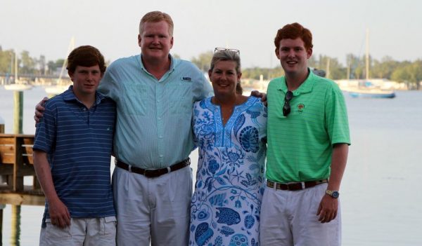 Φόνοι, όπλα και χαμένα εκατομμύρια: Το Netflix ερευνά τα ίχνη του Άλεξ Μέρντοχ