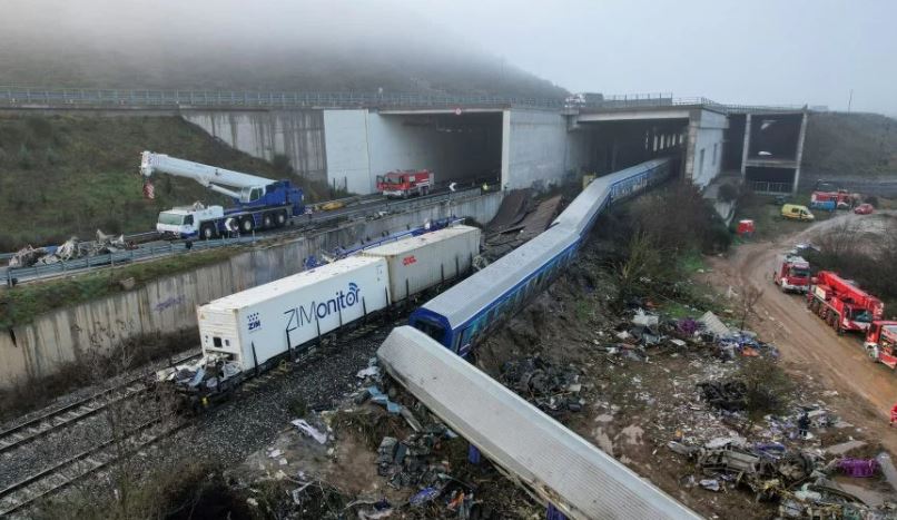 Τέμπη: Ζητούν νέα εξέταση DNA οι οικογένειες των θυμάτων – Καταθέτουν μήνυση στον Κώστα Καραμανλή