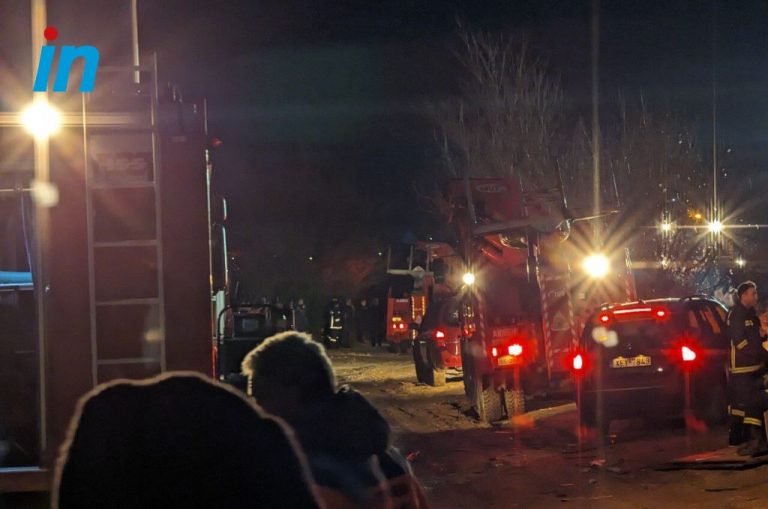 «Λυγίσαμε όλοι όταν βρήκαμε το παιδικό κάθισμα» – Τι λέει διασώστρια που βρέθηκε στα Τέμπη