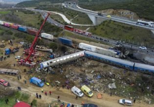 Τέμπη: Τα ερωτήματα γύρω από τη 12λεπτη πορεία θανάτου