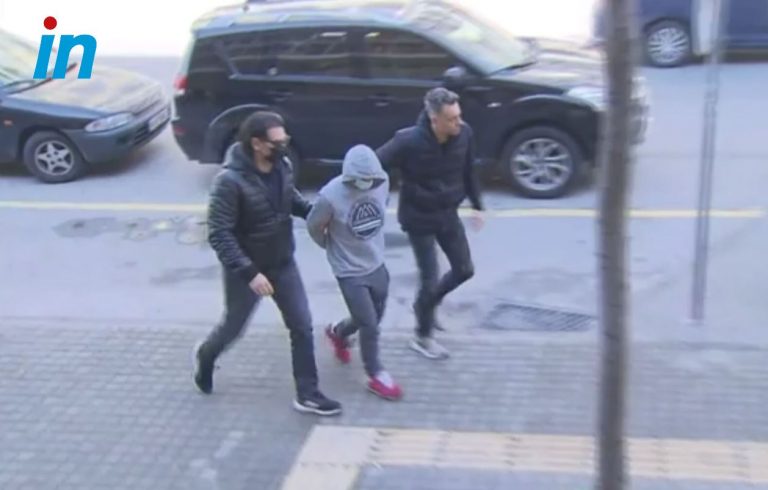 Στην ανακρίτρια ο 62χρονος που κλειδώθηκε με τα παιδιά του σε αυτοκίνητο και άνοιξε φιάλη υγραερίου