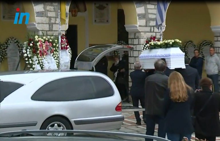 Τέμπη: Θλίψη στον Τύρναβο για την 42χρονη Βάγια – Αυτή την ώρα το τελευταίο αντίο