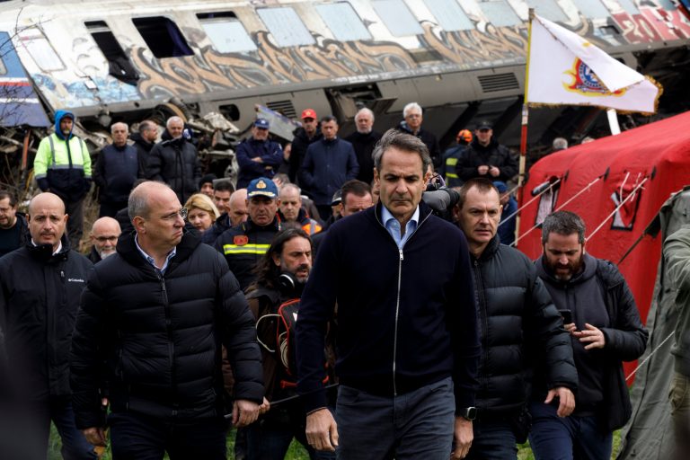 Τέμπη – Μητσοτάκης: «Θα κάνουμε ό,τι περνάει από το χέρι μας να μην ξανασυμβεί κάτι τέτοιο»