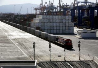 Τέμπη: Το κόστος από τη διακοπή της σιδηροδρομικής μεταφοράς των εμπορευμάτων