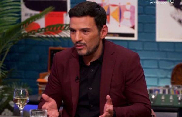 Κώστας Τσουρός: «Δεν γύριζαν το κεφάλι να με κοιτάξουν, έκαναν νοήματα με τα χέρια τους»