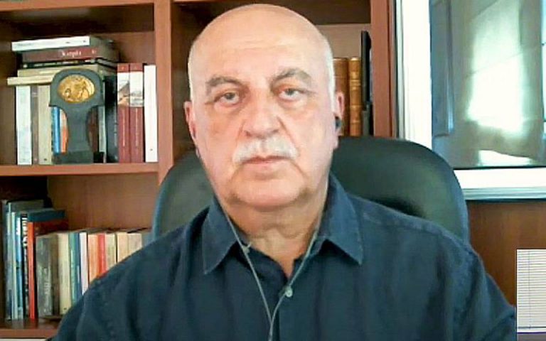 Κορονοϊός: Νομιμοποιήθηκε η καταστρατήγησή των μέτρων, λέει ο Τζανάκης