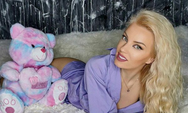 Τζούλια Νόβα: «Έχω δεχτεί ανήθικες προτάσεις απροκάλυπτα»