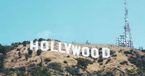 Η πινακίδα του Χόλιγουντ: Πώς μια διαφήμιση στην πλαγιά του λόφου έγινε ένα αιώνιο μνημείο