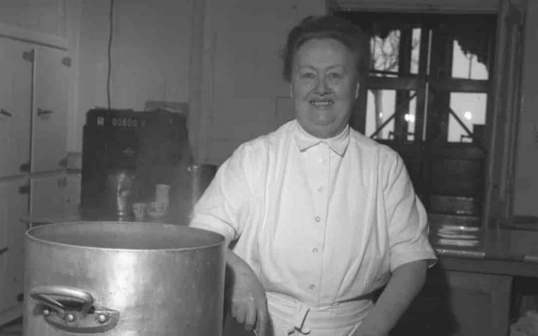 Εζενί Μπραζιέ: Η αυτοδίδαχτη σεφ, «μητέρα» της γαλλικής κουζίνας