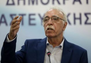 Προπηλάκισαν τον Δημήτρη Βίτσα σε συγκέντρωση για τα Τέμπη