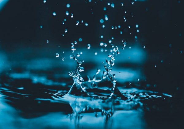 Νερό: Έρχονται αυξήσεις τιμών και η Ρυθμιστική Αρχή προάγγελος (;) ιδιωτικοποίησης