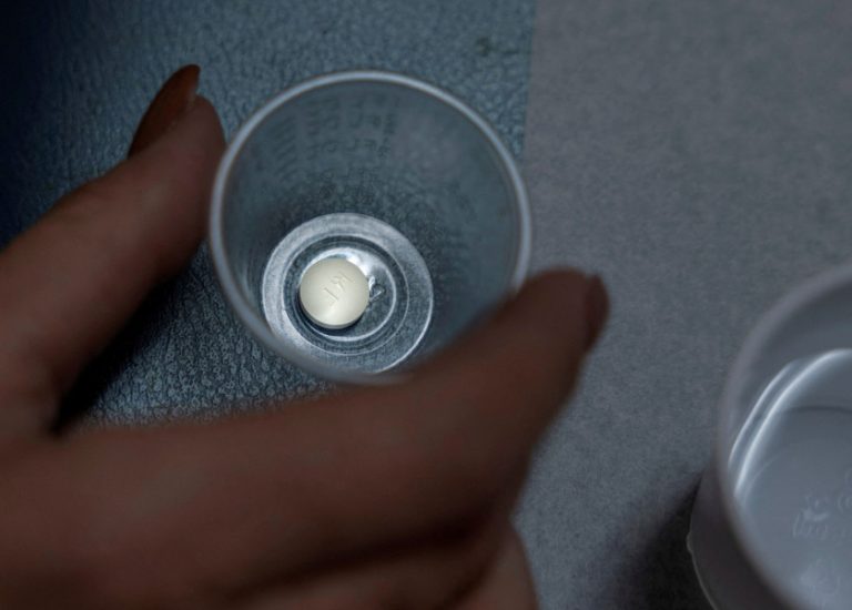 Ουαϊόμινγκ: Ο κυβερνήτης υπέγραψε την απαγόρευση των χαπιών άμβλωσης