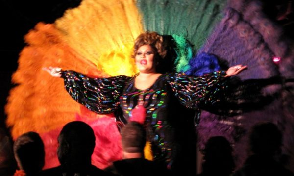 Το Τενεσί γίνεται η πρώτη πολιτεία που ψηφίζει την απαγόρευση των δημόσιων drag shows